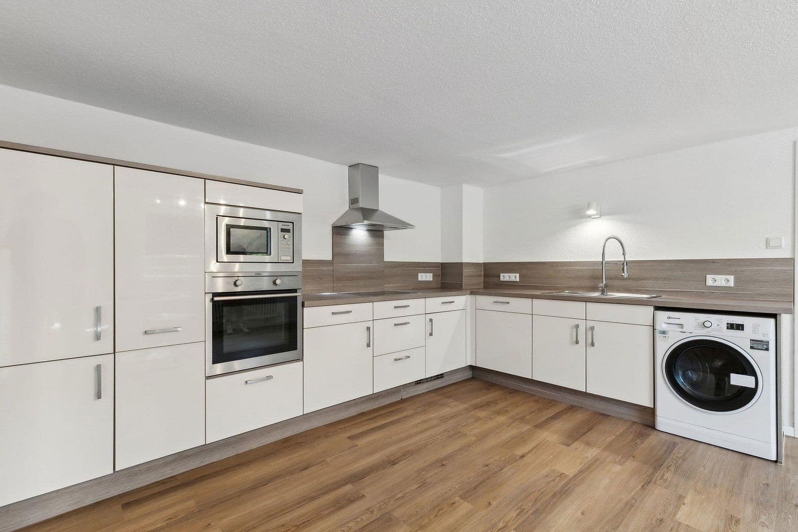 Prenájom bytu 3-izbový 85 m², Kendenicher Straße 54, Hürth, Severné Porýnie - Westfálsko Prenájom bytu 3-izbový 85 m², Kendenicher Straße 54, Hürth, Severné Porýnie - Westfálsko