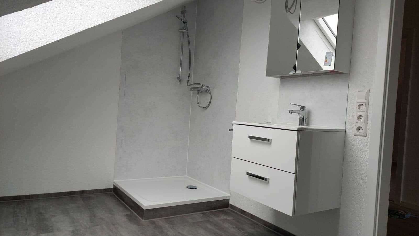 Prenájom bytu 2-izbový 70 m², Unterschneidheim, Bádensko-Wurttembersko Prenájom bytu 2-izbový 70 m², Unterschneidheim, Bádensko-Wurttembersko