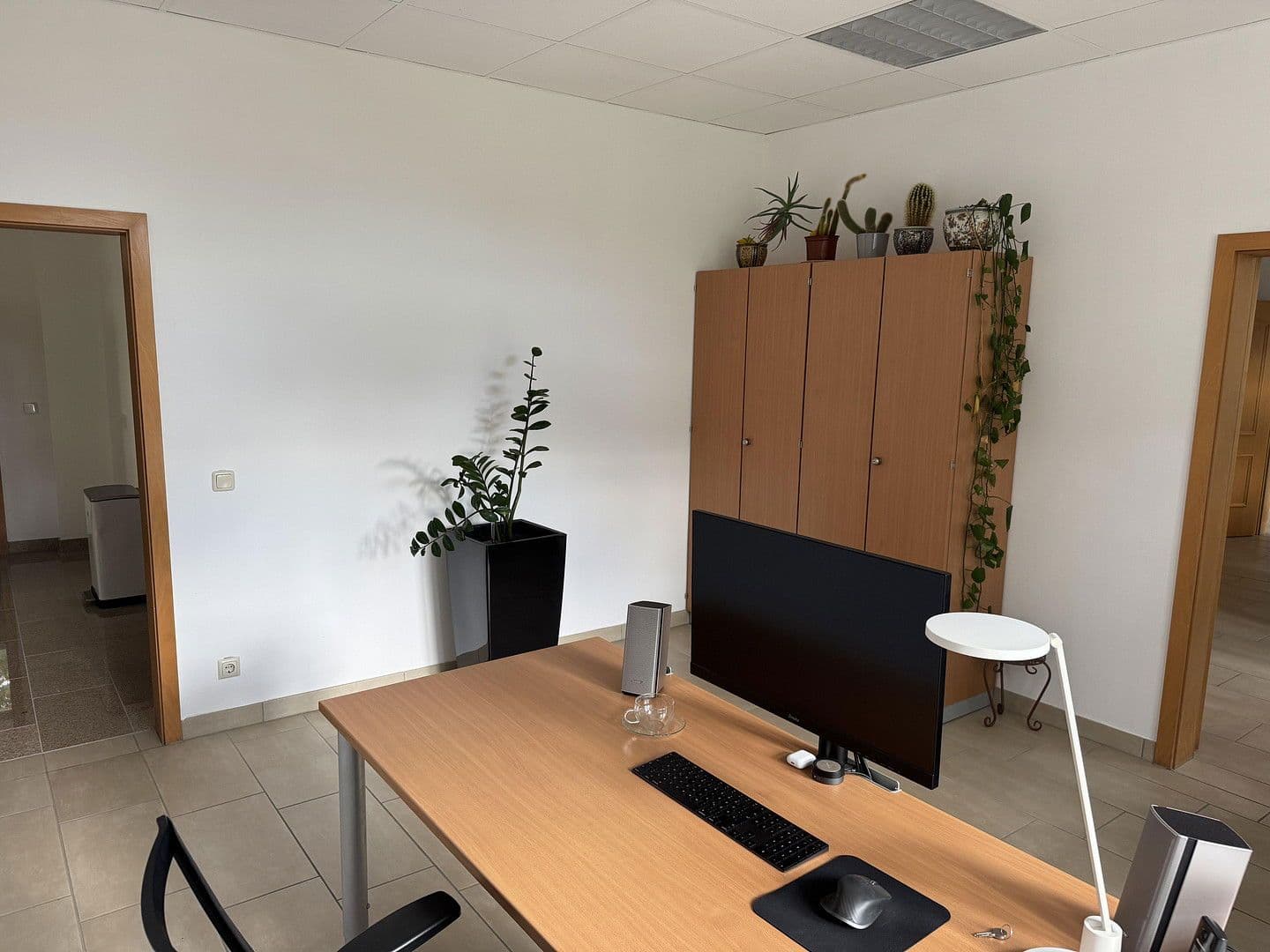 Prenájom kancelárie 144 m², Radebeul, Sasko Prenájom kancelárie 144 m², Radebeul, Sasko