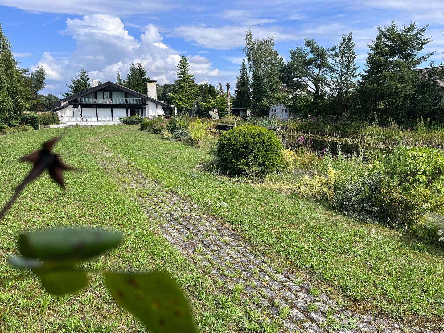 Predaj domu 591 m², pozemek 4.900 m², Möhrendorf, Bavorsko Predaj domu 591 m², pozemek 4.900 m², Möhrendorf, Bavorsko