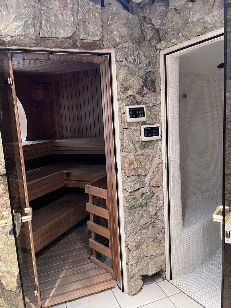 Predaj domu 591 m², pozemek 4.900 m², Möhrendorf, Bavorsko Predaj domu 591 m², pozemek 4.900 m², Möhrendorf, Bavorsko