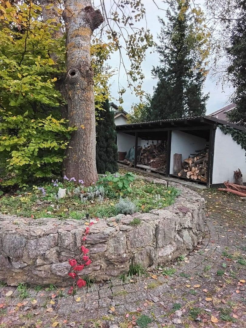 Predaj domu 591 m², pozemek 4.900 m², Möhrendorf, Bavorsko Predaj domu 591 m², pozemek 4.900 m², Möhrendorf, Bavorsko