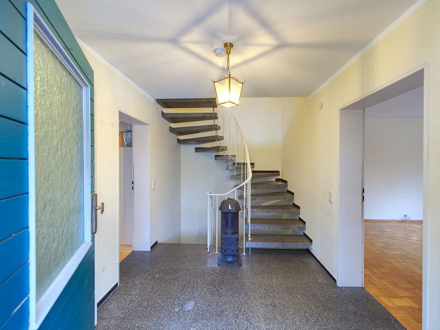 Predaj domu 82 m², pozemek 386 m², München, Bavorsko Predaj domu 82 m², pozemek 386 m², München, Bavorsko