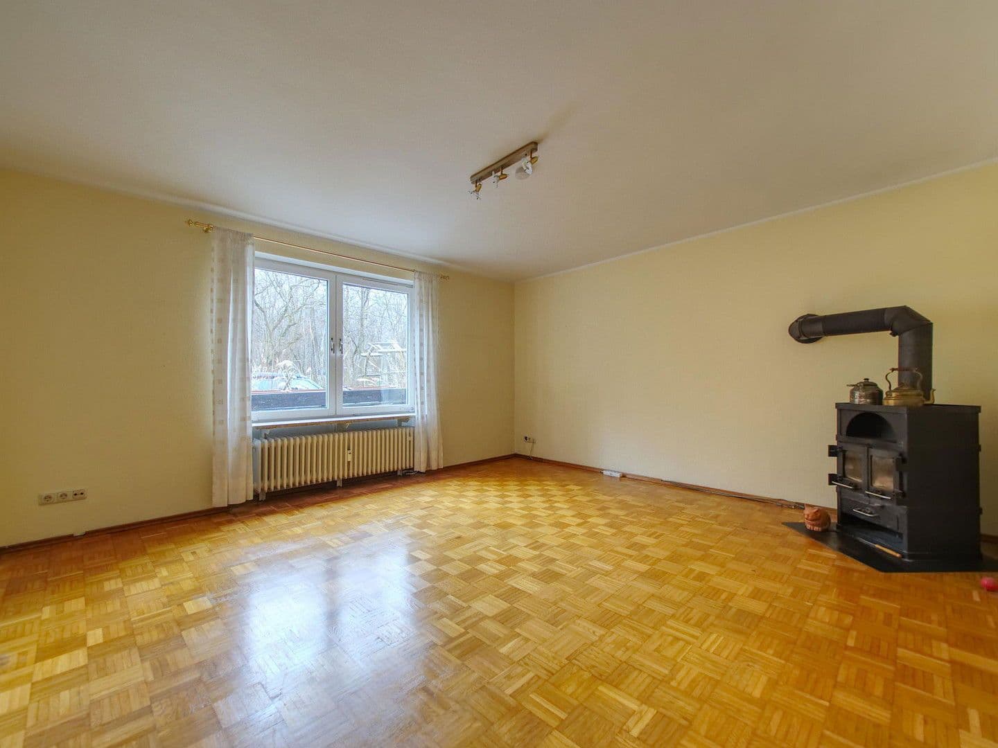 Predaj domu 82 m², pozemek 386 m², München, Bavorsko Predaj domu 82 m², pozemek 386 m², München, Bavorsko