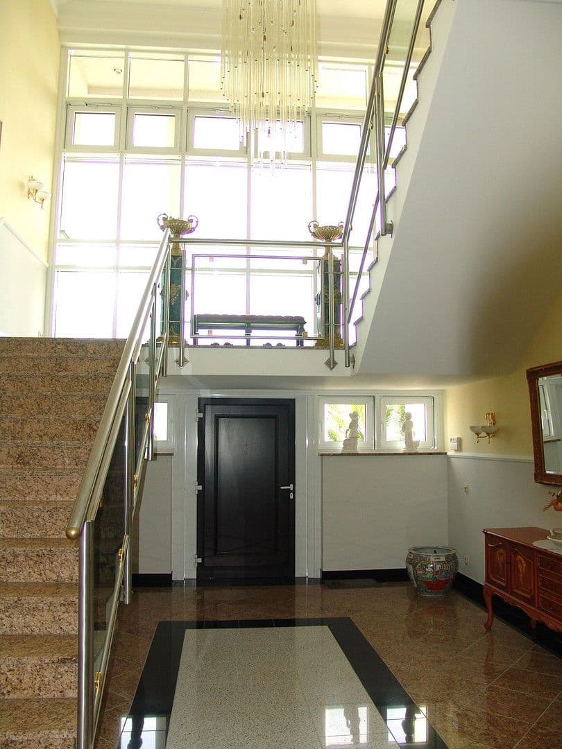 Predaj domu 1.082 m², pozemek 9.536 m², Kolkwitz, Brandenbursko Predaj domu 1.082 m², pozemek 9.536 m², Kolkwitz, Brandenbursko