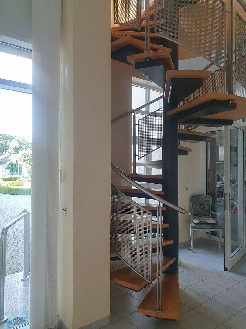 Predaj domu 1.082 m², pozemek 9.536 m², Kolkwitz, Brandenbursko Predaj domu 1.082 m², pozemek 9.536 m², Kolkwitz, Brandenbursko