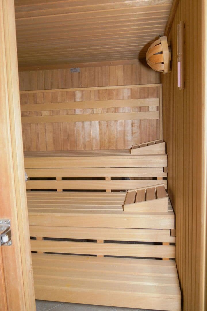 Predaj domu 1.082 m², pozemek 9.536 m², Kolkwitz, Brandenbursko Predaj domu 1.082 m², pozemek 9.536 m², Kolkwitz, Brandenbursko