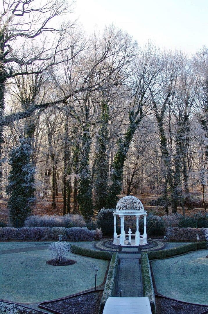 Predaj domu 1.082 m², pozemek 9.536 m², Kolkwitz, Brandenbursko Predaj domu 1.082 m², pozemek 9.536 m², Kolkwitz, Brandenbursko