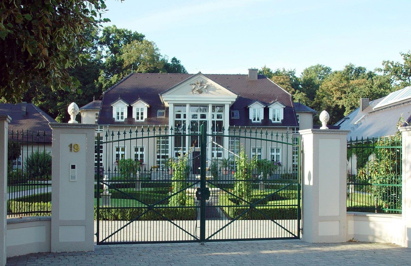 Predaj domu 1.082 m², pozemek 9.536 m², Kolkwitz, Brandenbursko Predaj domu 1.082 m², pozemek 9.536 m², Kolkwitz, Brandenbursko