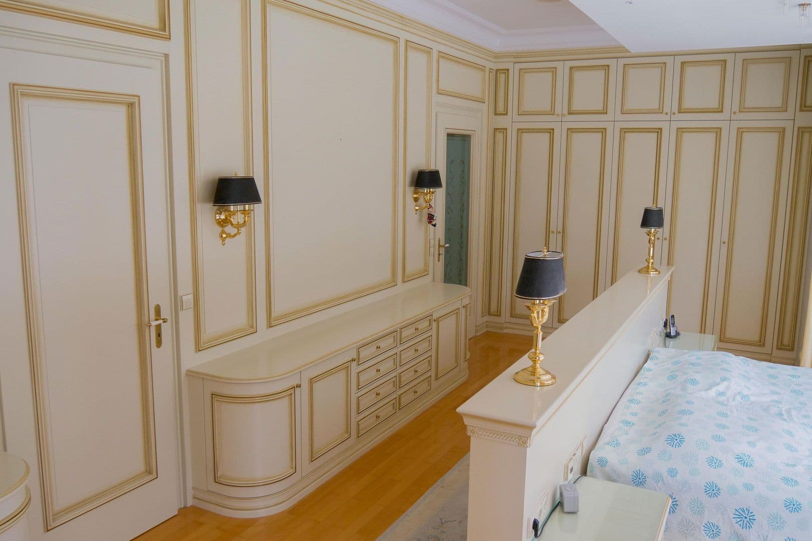 Predaj domu 1.082 m², pozemek 9.536 m², Kolkwitz, Brandenbursko Predaj domu 1.082 m², pozemek 9.536 m², Kolkwitz, Brandenbursko