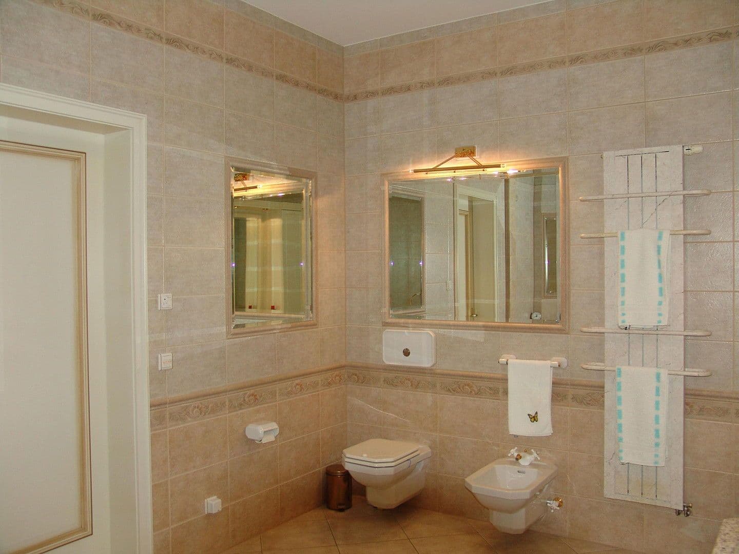 Predaj domu 1.082 m², pozemek 9.536 m², Kolkwitz, Brandenbursko Predaj domu 1.082 m², pozemek 9.536 m², Kolkwitz, Brandenbursko