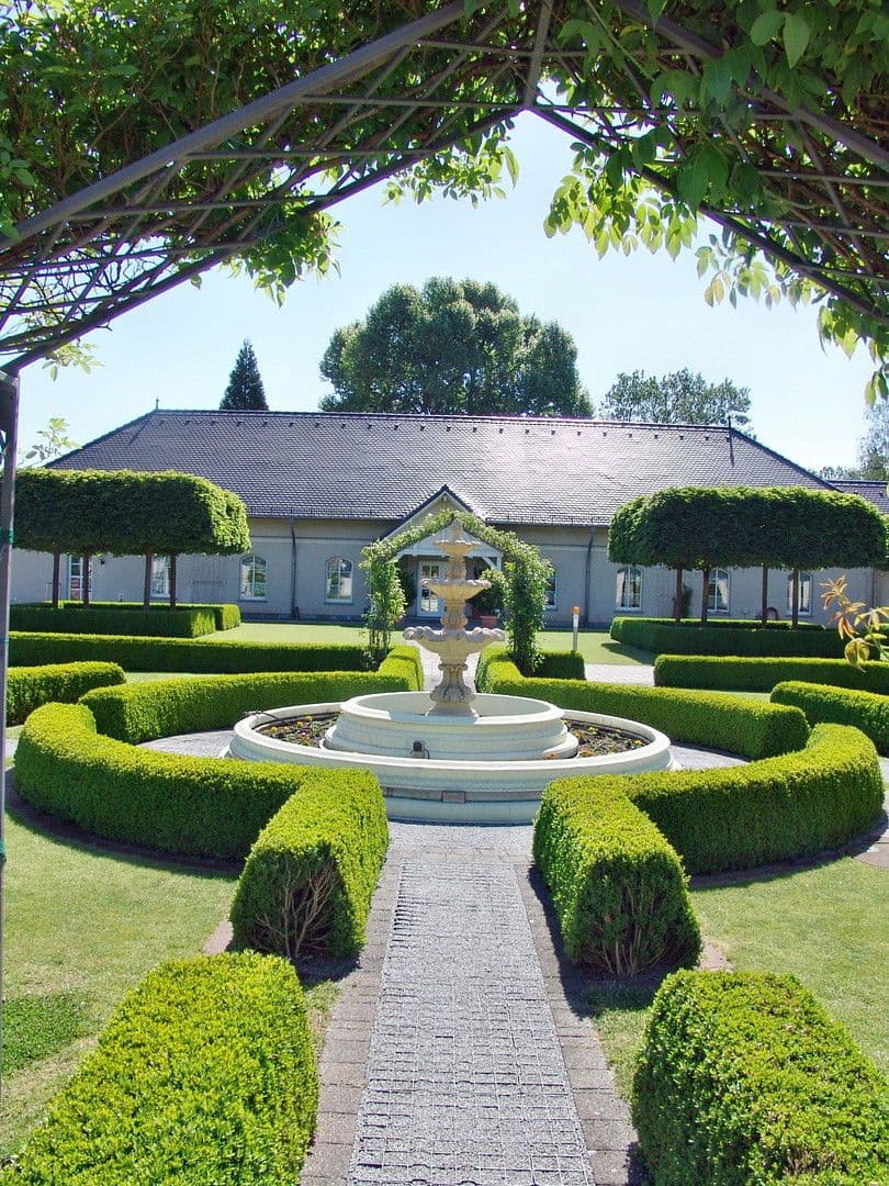 Predaj domu 1.082 m², pozemek 9.536 m², Kolkwitz, Brandenbursko Predaj domu 1.082 m², pozemek 9.536 m², Kolkwitz, Brandenbursko