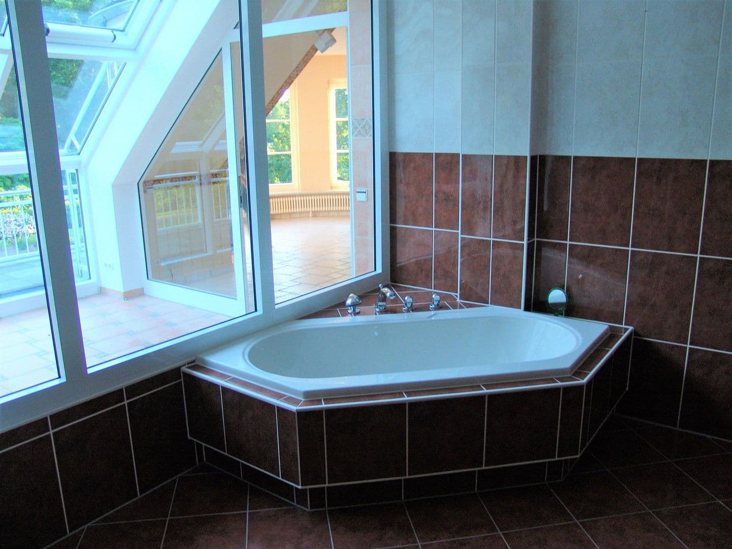 Predaj domu 1.082 m², pozemek 9.536 m², Kolkwitz, Brandenbursko Predaj domu 1.082 m², pozemek 9.536 m², Kolkwitz, Brandenbursko