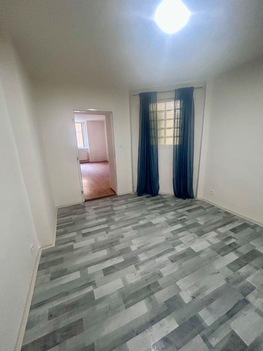 Prenájom bytu 2-izbový 65 m², Západní, Karlovy Vary, Karlovarský kraj Prenájom bytu 2-izbový 65 m², Západní, Karlovy Vary, Karlovarský kraj