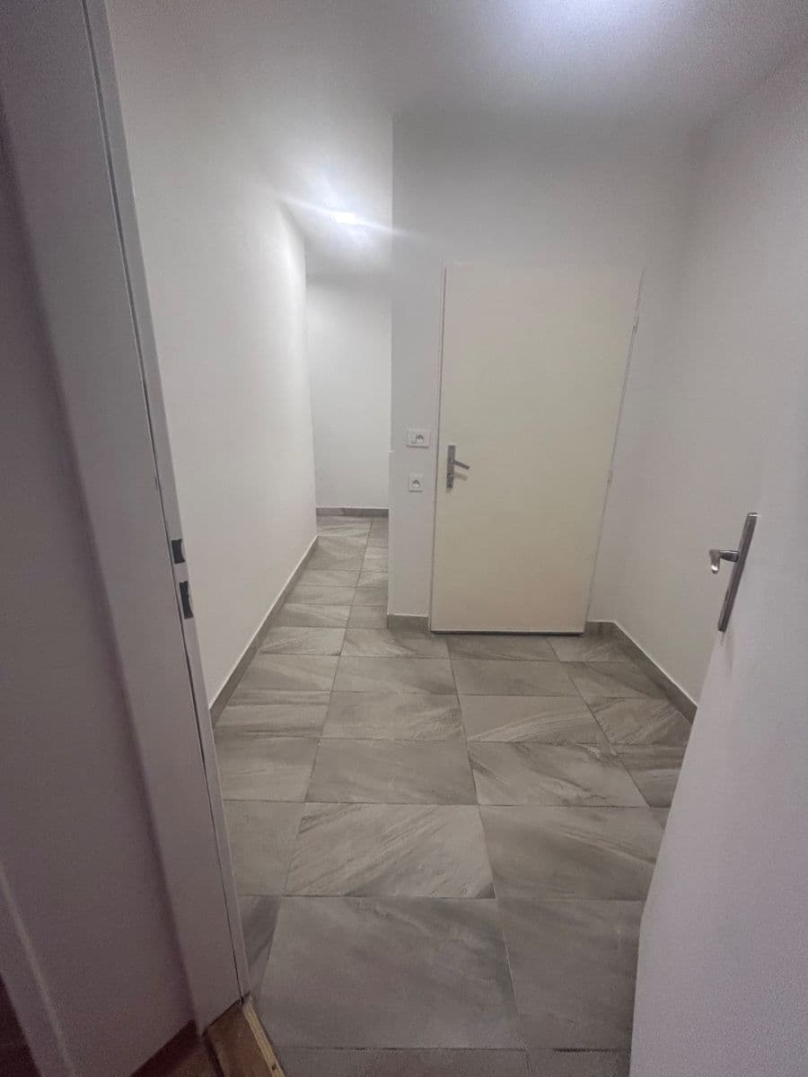 Prenájom bytu 2-izbový 65 m², Západní, Karlovy Vary, Karlovarský kraj Prenájom bytu 2-izbový 65 m², Západní, Karlovy Vary, Karlovarský kraj