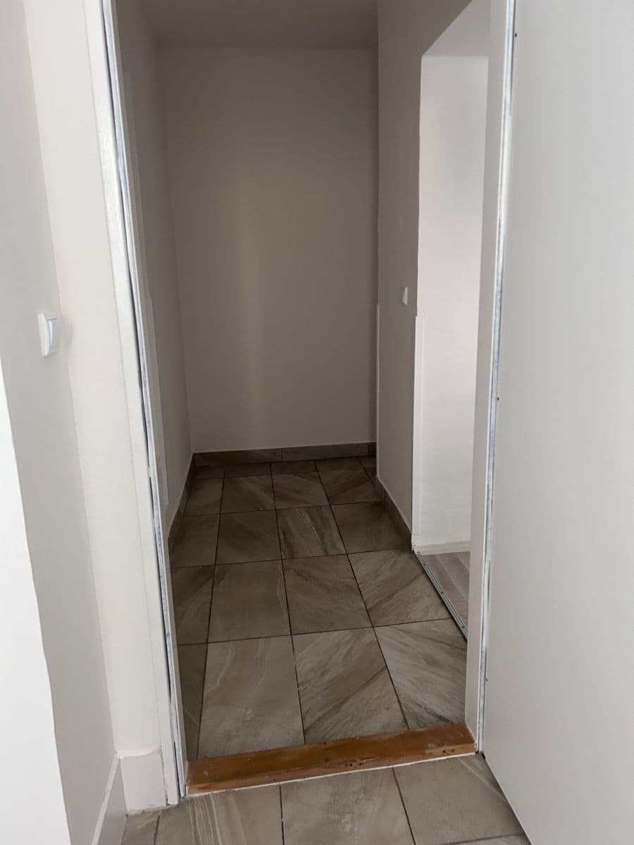 Prenájom bytu 2-izbový 65 m², Západní, Karlovy Vary, Karlovarský kraj Prenájom bytu 2-izbový 65 m², Západní, Karlovy Vary, Karlovarský kraj