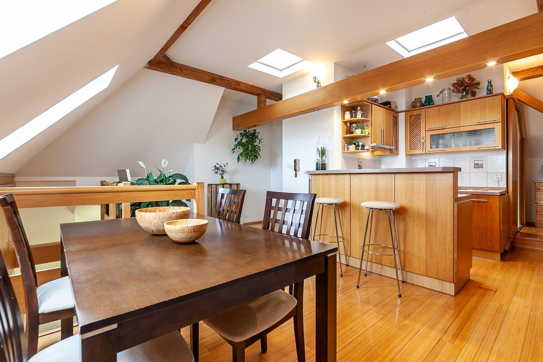 Predaj bytu 4-izbový 138 m², Vršovické náměstí, Praha, Praha Predaj bytu 4-izbový 138 m², Vršovické náměstí, Praha, Praha