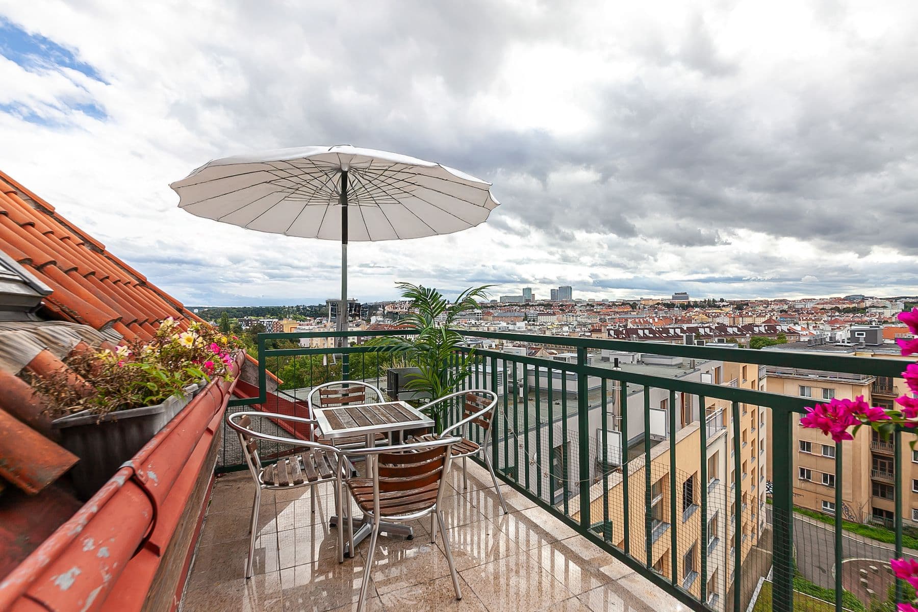 Predaj bytu 4-izbový 138 m², Vršovické náměstí, Praha, Praha Predaj bytu 4-izbový 138 m², Vršovické náměstí, Praha, Praha