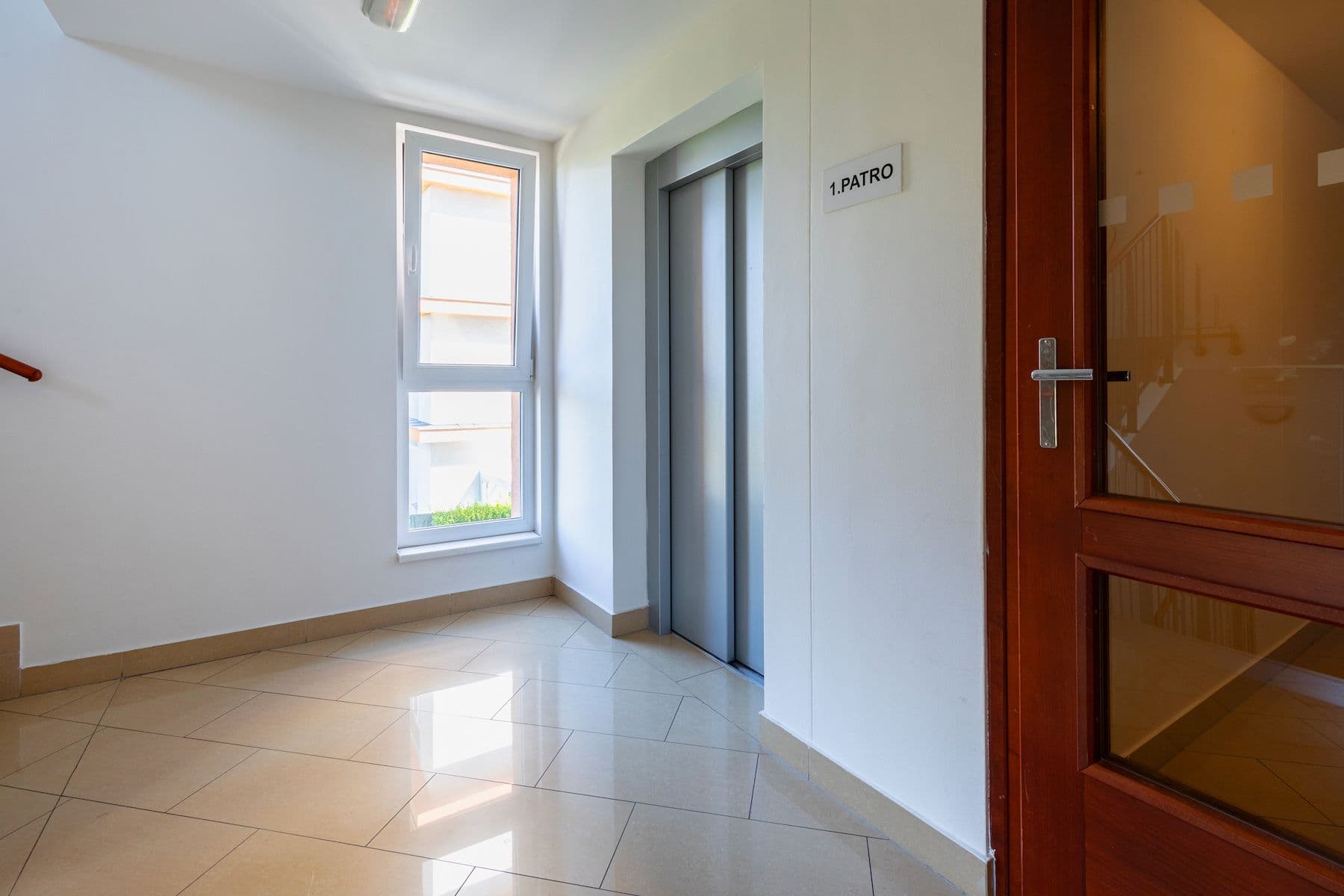 Predaj bytu 3-izbový 83 m², Na Výrovně, Praha, Praha Predaj bytu 3-izbový 83 m², Na Výrovně, Praha, Praha