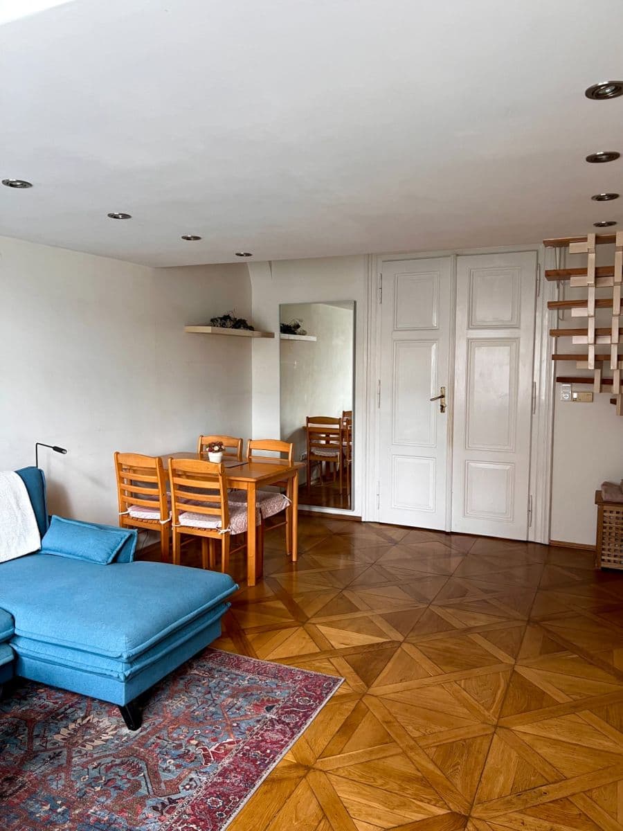 Prenájom bytu 1-izbový 44 m², Na Valentince, Praha, Praha Prenájom bytu 1-izbový 44 m², Na Valentince, Praha, Praha