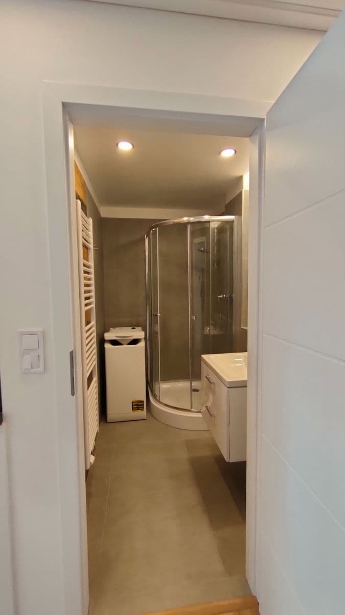 Prenájom bytu 1-izbový 29 m², Evropská, Praha, Praha Prenájom bytu 1-izbový 29 m², Evropská, Praha, Praha