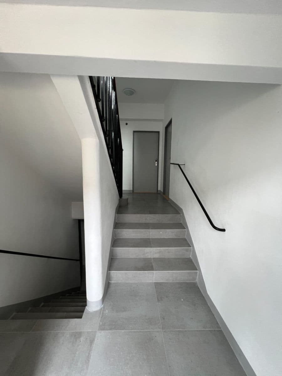 Prenájom bytu 2-izbový 38 m², Hany Kvapilové, Ostrava, Moravskoslezský kraj Prenájom bytu 2-izbový 38 m², Hany Kvapilové, Ostrava, Moravskoslezský kraj