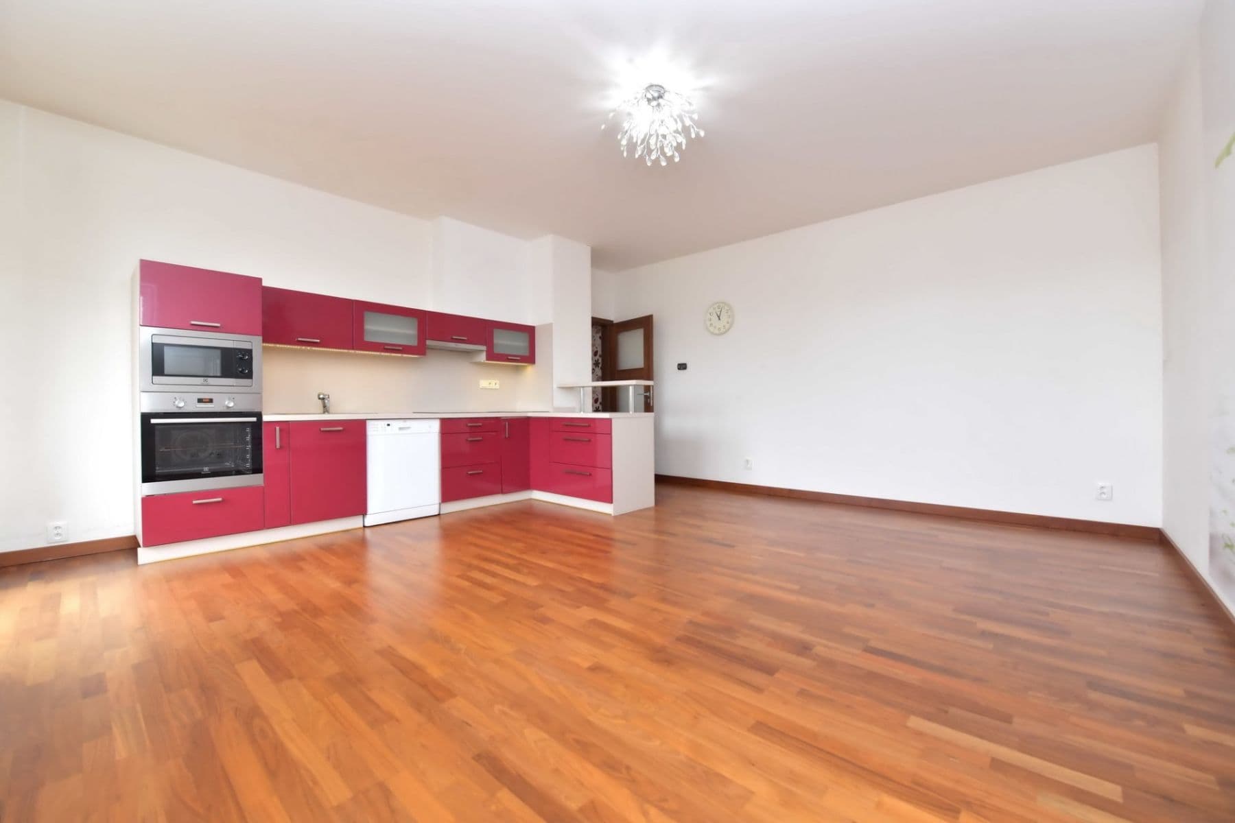 Predaj bytu 3-izbový 70 m², Břeclavská, Praha, Praha Predaj bytu 3-izbový 70 m², Břeclavská, Praha, Praha