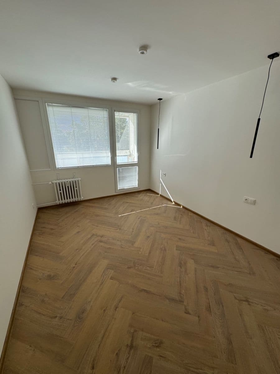 Prenájom bytu 3-izbový 75 m², Pujmanové, Praha, Praha Prenájom bytu 3-izbový 75 m², Pujmanové, Praha, Praha