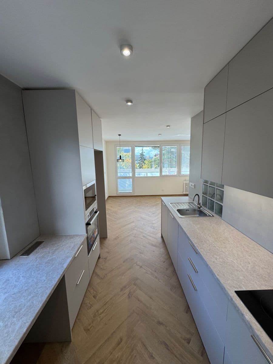 Prenájom bytu 3-izbový 75 m², Pujmanové, Praha, Praha Prenájom bytu 3-izbový 75 m², Pujmanové, Praha, Praha