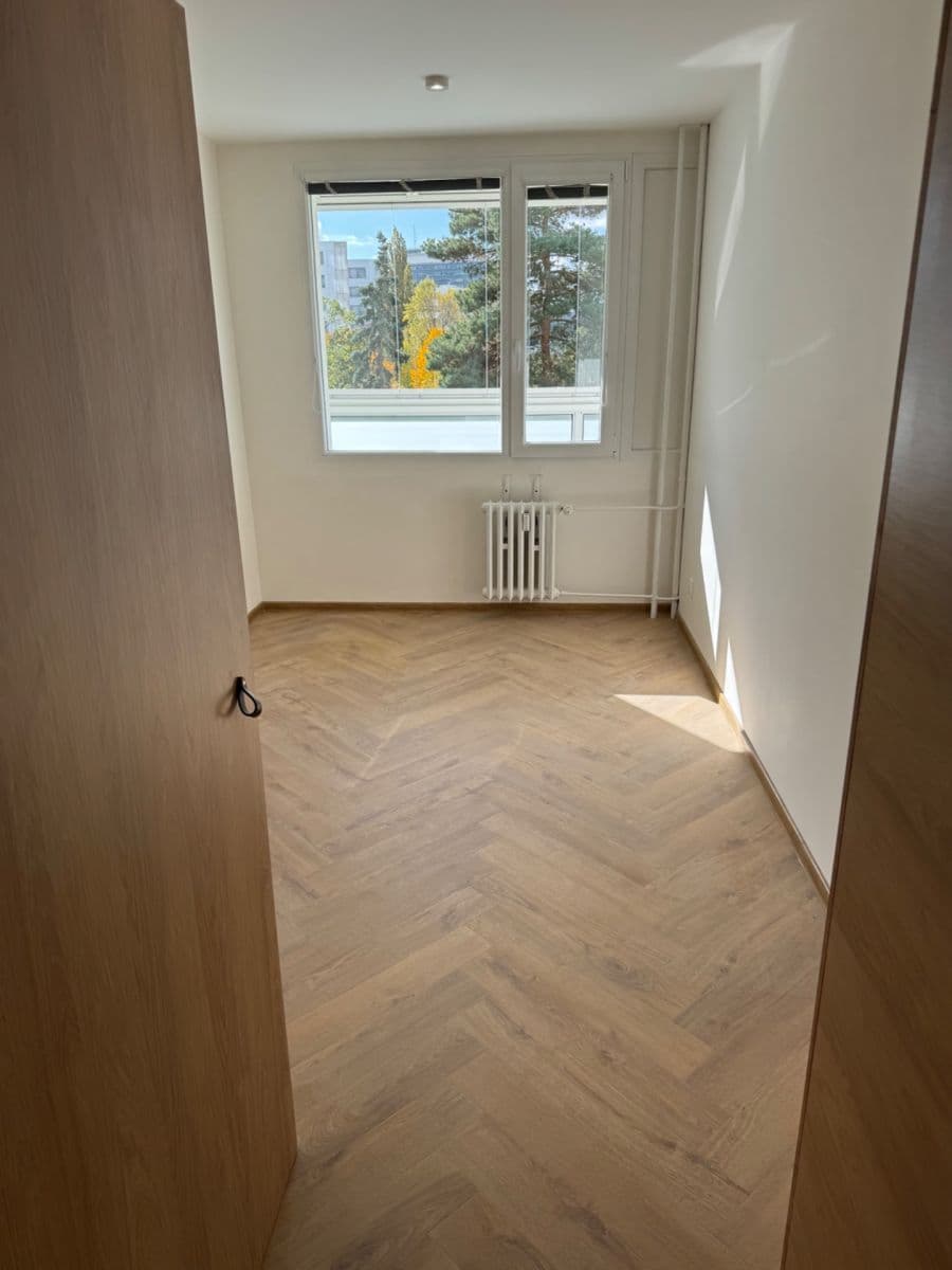 Prenájom bytu 3-izbový 75 m², Pujmanové, Praha, Praha Prenájom bytu 3-izbový 75 m², Pujmanové, Praha, Praha