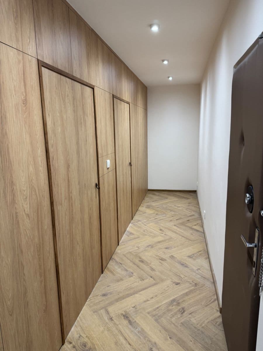 Prenájom bytu 3-izbový 75 m², Pujmanové, Praha, Praha Prenájom bytu 3-izbový 75 m², Pujmanové, Praha, Praha