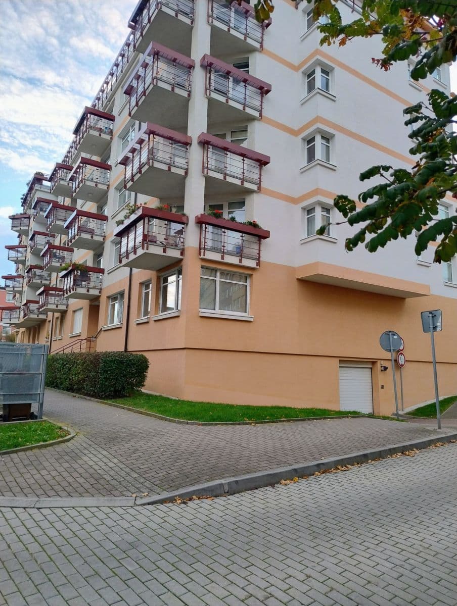 Predaj bytu 1-izbový 48 m², Nad Okrouhlíkem, Praha, Praha Predaj bytu 1-izbový 48 m², Nad Okrouhlíkem, Praha, Praha