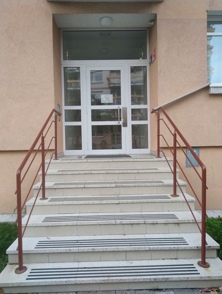 Predaj bytu 1-izbový 48 m², Nad Okrouhlíkem, Praha, Praha Predaj bytu 1-izbový 48 m², Nad Okrouhlíkem, Praha, Praha