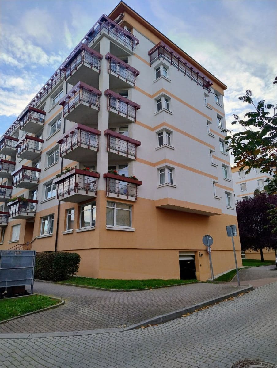 Predaj bytu 1-izbový 48 m², Nad Okrouhlíkem, Praha, Praha Predaj bytu 1-izbový 48 m², Nad Okrouhlíkem, Praha, Praha