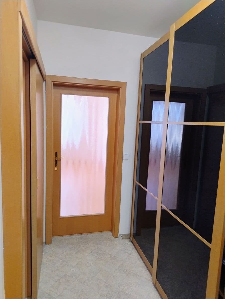 Predaj bytu 1-izbový 46 m², Nad Okrouhlíkem, Praha, Praha Predaj bytu 1-izbový 46 m², Nad Okrouhlíkem, Praha, Praha