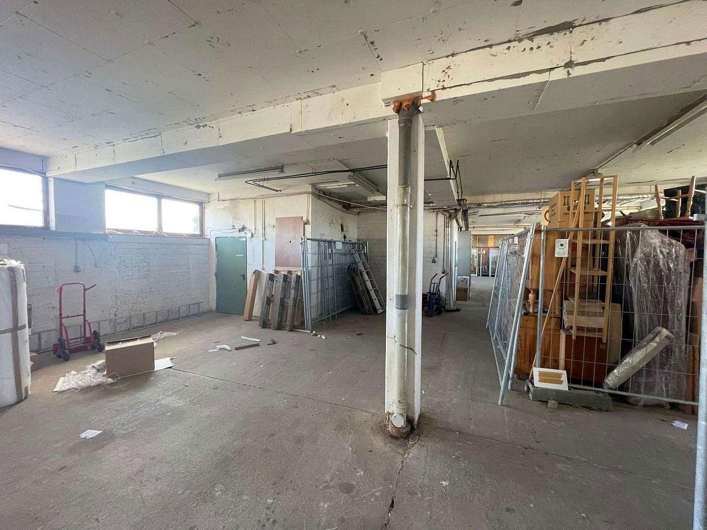 Prenájom nebytového priestoru 458 m², August-Borsig-Straße 5, Koblenz, Porýnie-Falcko Prenájom nebytového priestoru 458 m², August-Borsig-Straße 5, Koblenz, Porýnie-Falcko