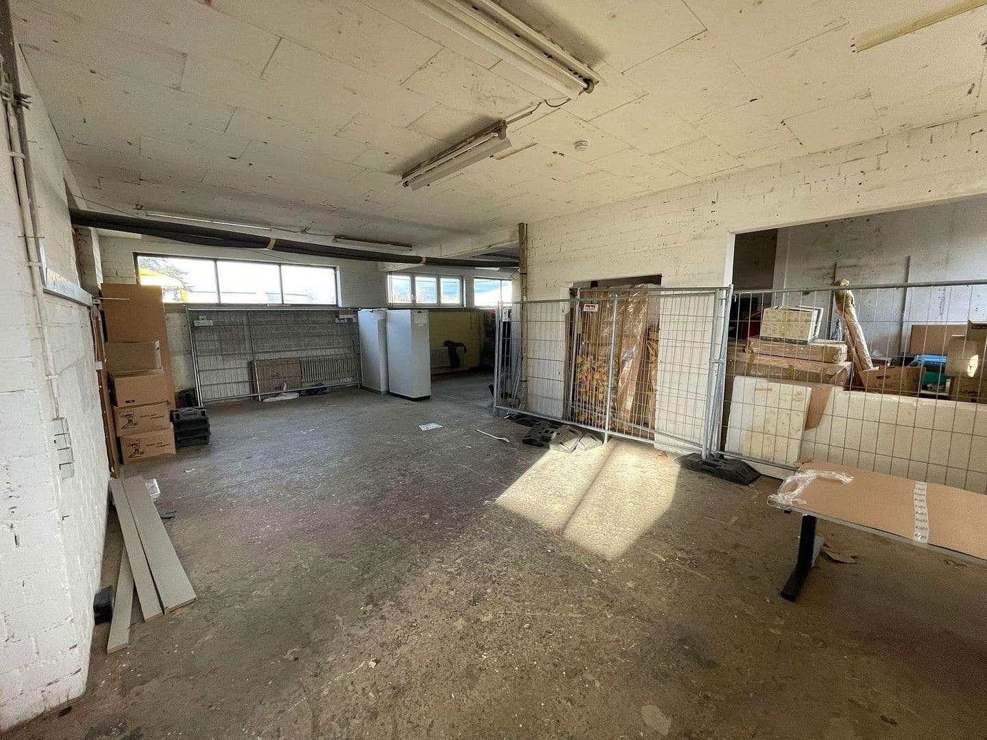 Prenájom nebytového priestoru 458 m², August-Borsig-Straße 5, Koblenz, Porýnie-Falcko Prenájom nebytového priestoru 458 m², August-Borsig-Straße 5, Koblenz, Porýnie-Falcko