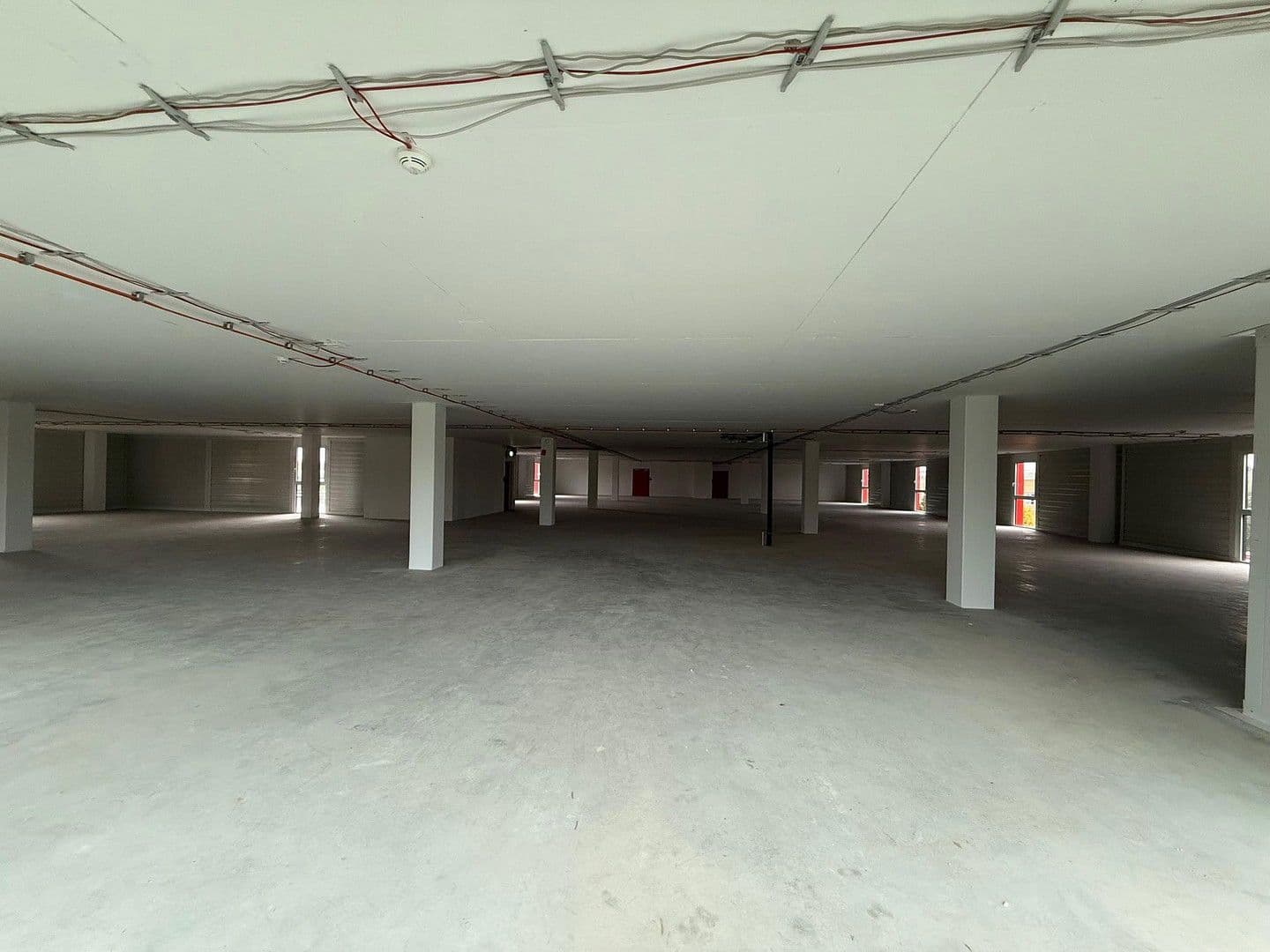 Prenájom nebytového priestoru 300 m², Neuenlander Straße 35, Bremen, Brémy Prenájom nebytového priestoru 300 m², Neuenlander Straße 35, Bremen, Brémy