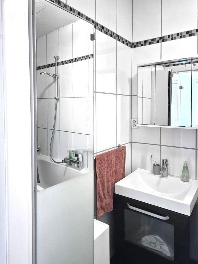 Predaj bytu 2-izbový 58 m², Düsseldorf, Severné Porýnie - Westfálsko Predaj bytu 2-izbový 58 m², Düsseldorf, Severné Porýnie - Westfálsko