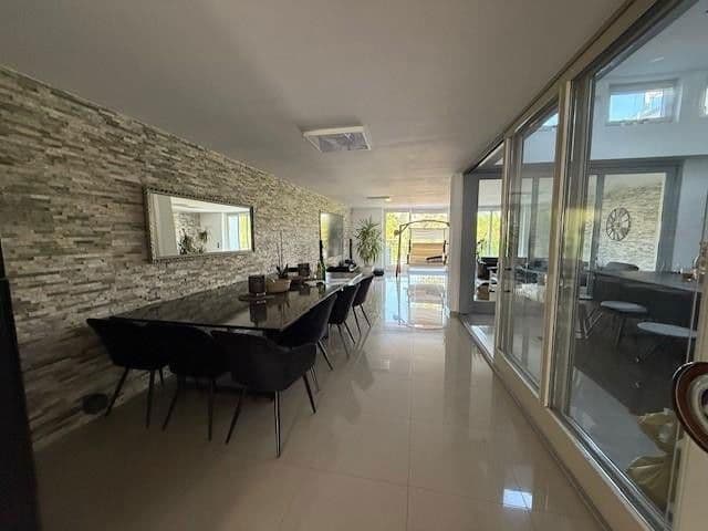 Predaj domu 220 m², pozemek 438 m², Koblenz, Porýnie-Falcko Predaj domu 220 m², pozemek 438 m², Koblenz, Porýnie-Falcko