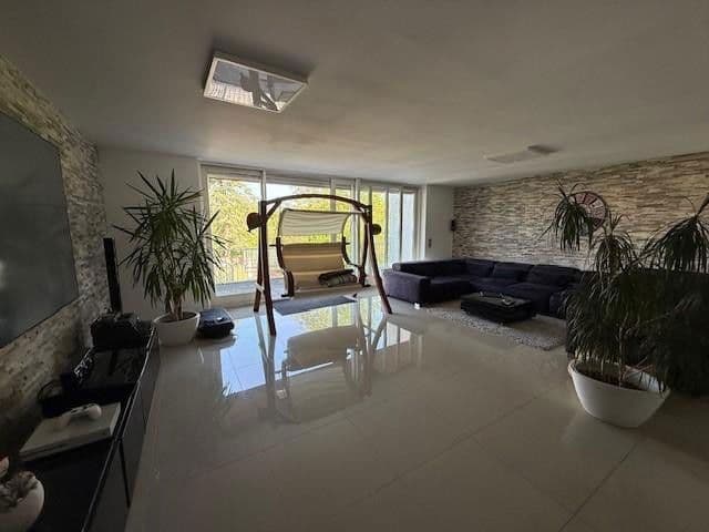 Predaj domu 220 m², pozemek 438 m², Koblenz, Porýnie-Falcko Predaj domu 220 m², pozemek 438 m², Koblenz, Porýnie-Falcko