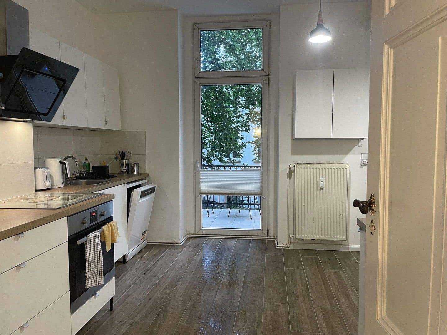 Prenájom bytu 4-izbový 130 m², Halberstädterstrasse 82, Magdeburg, Sasko-Anhaltsko Prenájom bytu 4-izbový 130 m², Halberstädterstrasse 82, Magdeburg, Sasko-Anhaltsko