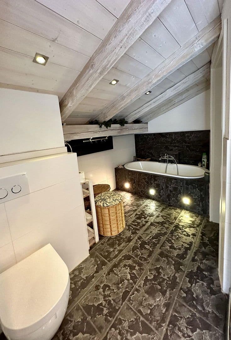 Predaj domu 315 m², pozemek 1.123 m², Chieming, Bavorsko Predaj domu 315 m², pozemek 1.123 m², Chieming, Bavorsko