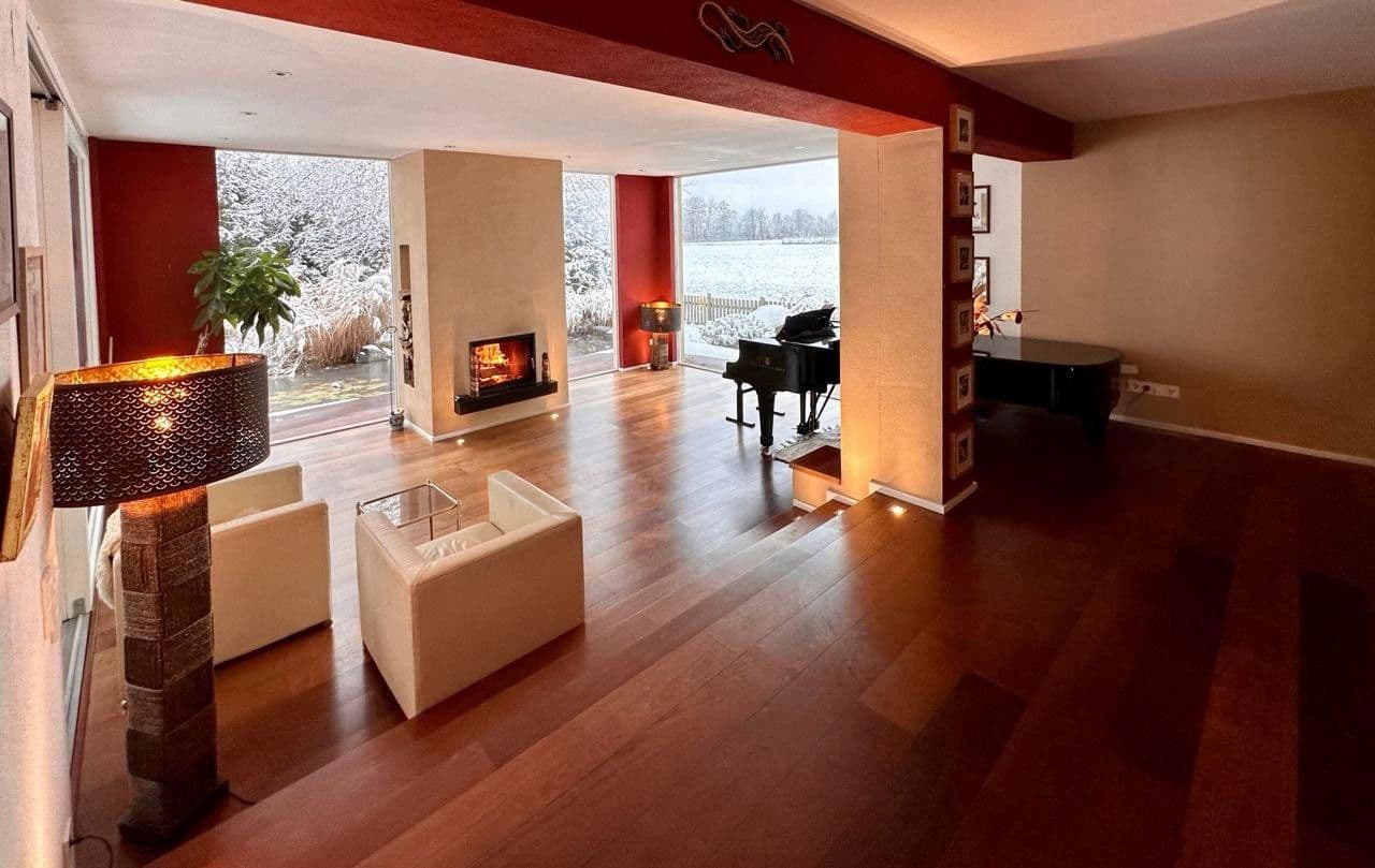 Predaj domu 315 m², pozemek 1.123 m², Chieming, Bavorsko Predaj domu 315 m², pozemek 1.123 m², Chieming, Bavorsko