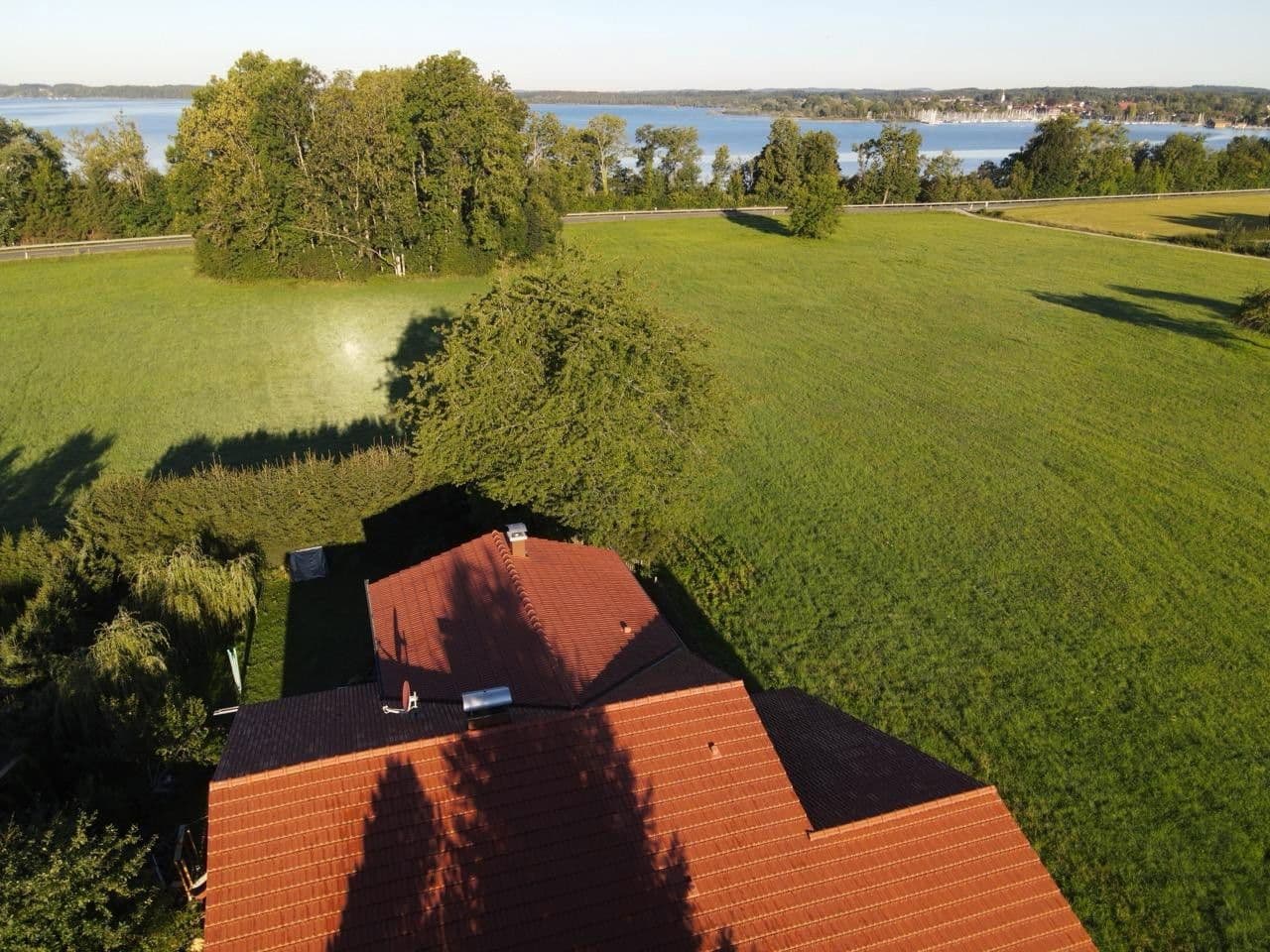 Predaj domu 315 m², pozemek 1.123 m², Chieming, Bavorsko Predaj domu 315 m², pozemek 1.123 m², Chieming, Bavorsko