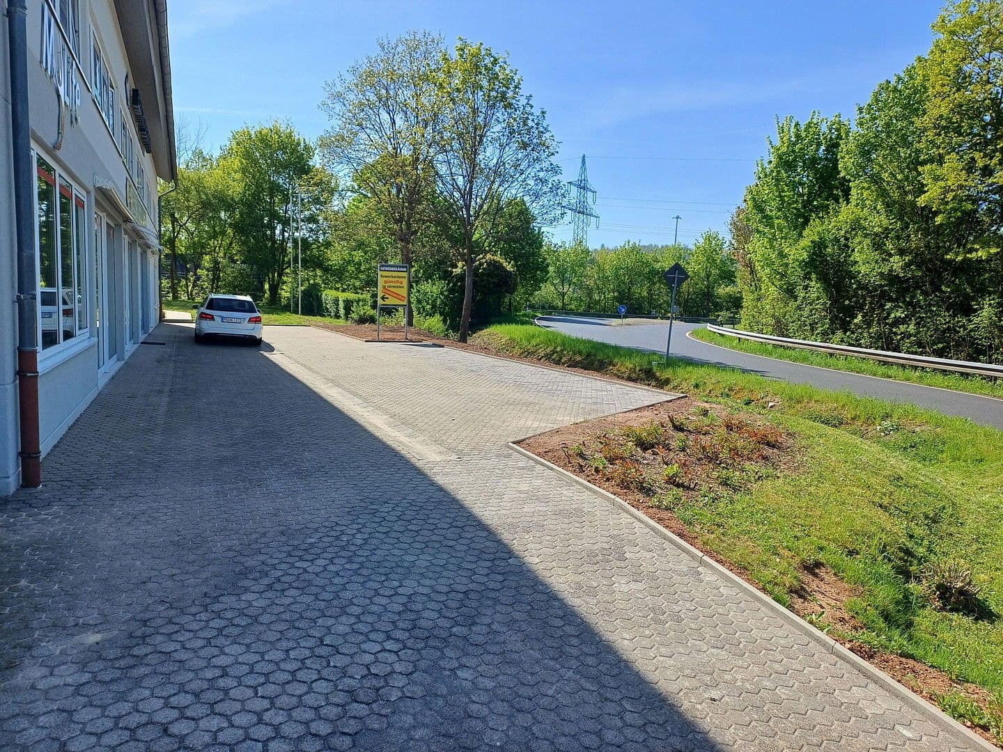 Prenájom nebytového priestoru 1.000 m², Wartburgstr. 5, Eisenach, Durínsko Prenájom nebytového priestoru 1.000 m², Wartburgstr. 5, Eisenach, Durínsko