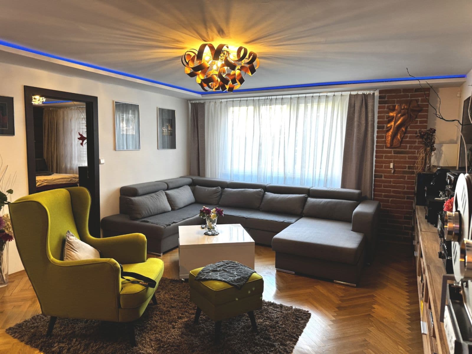 Predaj bytu 3-izbový 104 m², Amurská, Praha, Praha Predaj bytu 3-izbový 104 m², Amurská, Praha, Praha