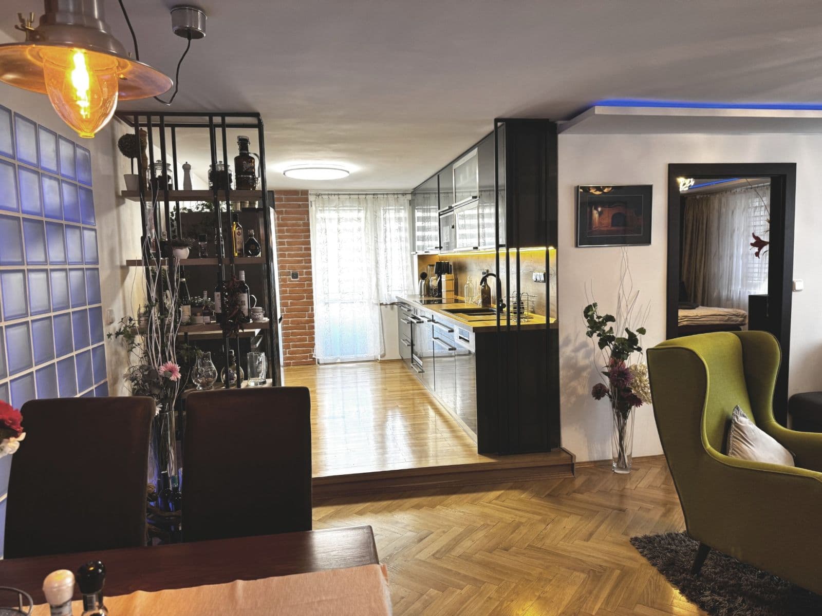 Predaj bytu 3-izbový 104 m², Amurská, Praha, Praha Predaj bytu 3-izbový 104 m², Amurská, Praha, Praha