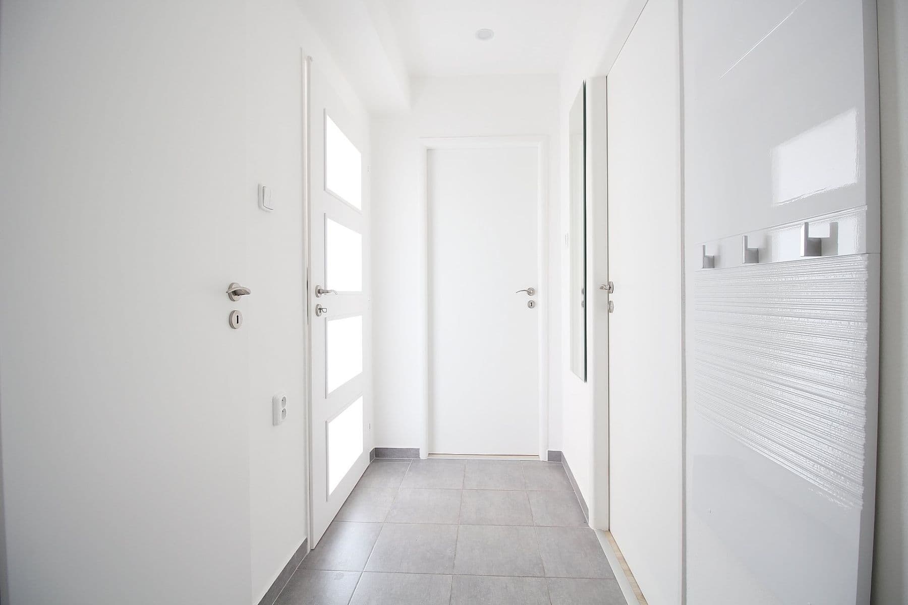 Prenájom bytu 3-izbový 43 m², K Červenému vrchu, Praha, Praha Prenájom bytu 3-izbový 43 m², K Červenému vrchu, Praha, Praha