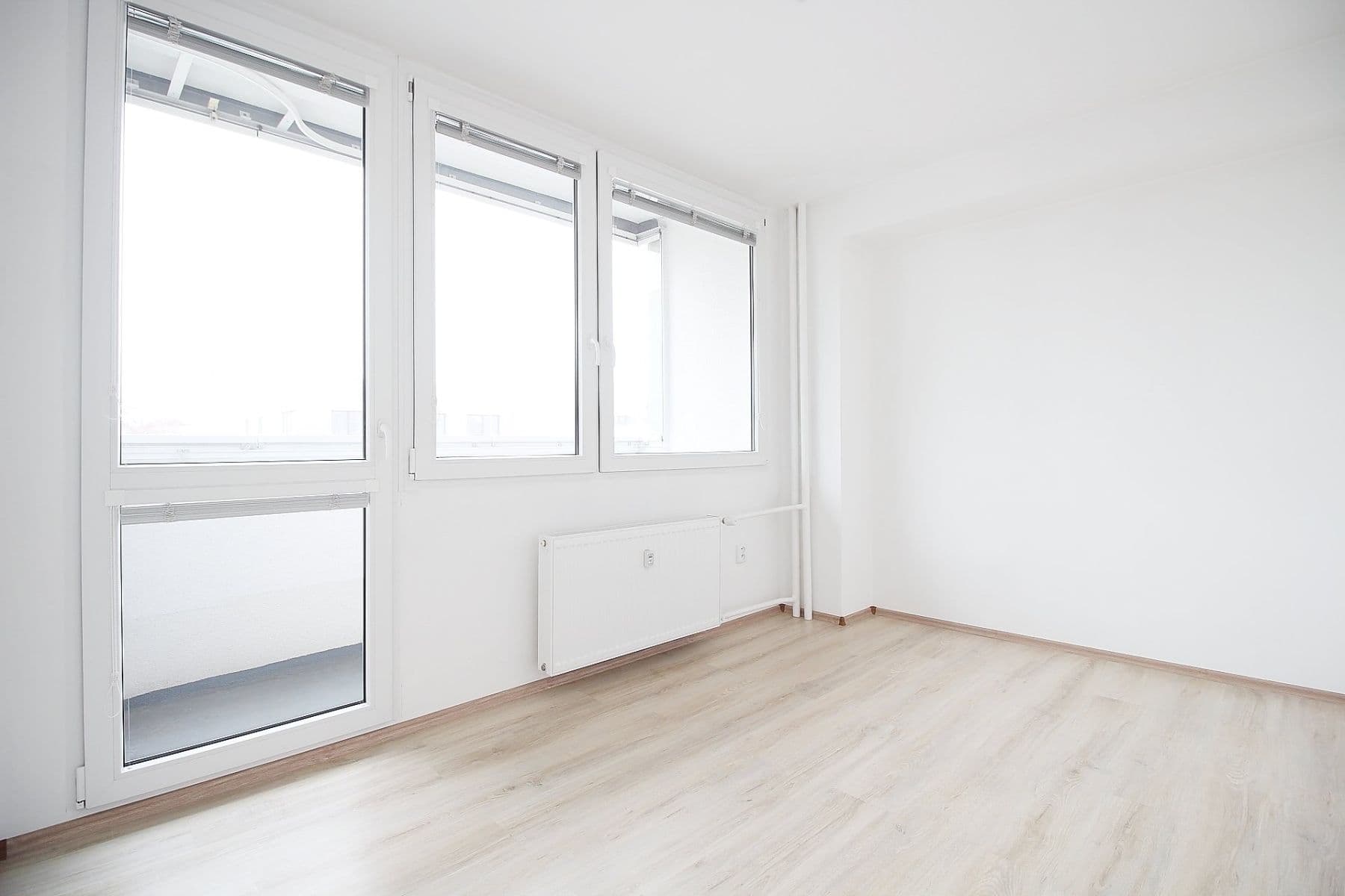 Prenájom bytu 3-izbový 43 m², K Červenému vrchu, Praha, Praha Prenájom bytu 3-izbový 43 m², K Červenému vrchu, Praha, Praha